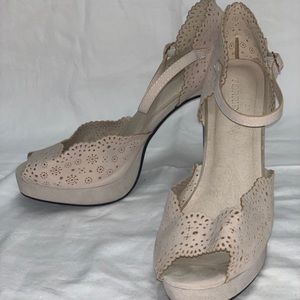 Wide width torrid heels